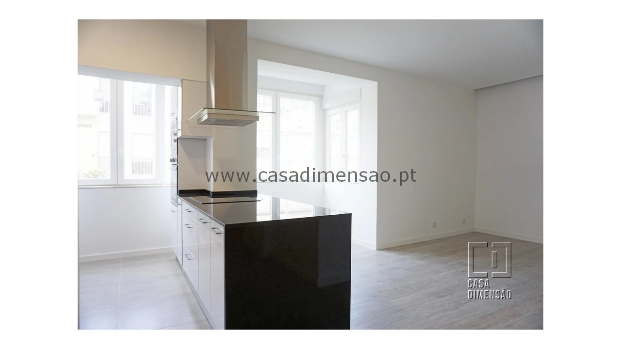 Apartamento T2 para Venda em Carnaxide e Queijas Foto 1