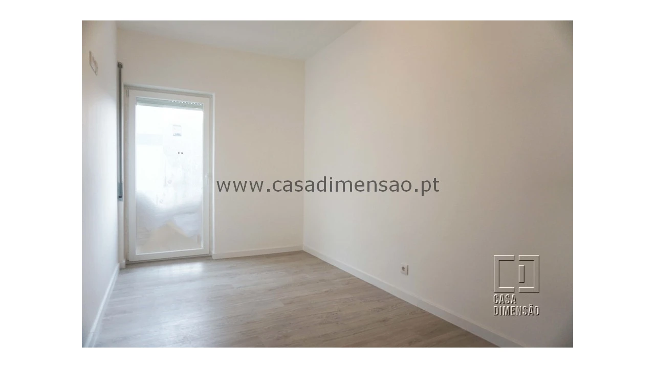 Apartamento T2 para Venda em Carnaxide e Queijas Foto 20