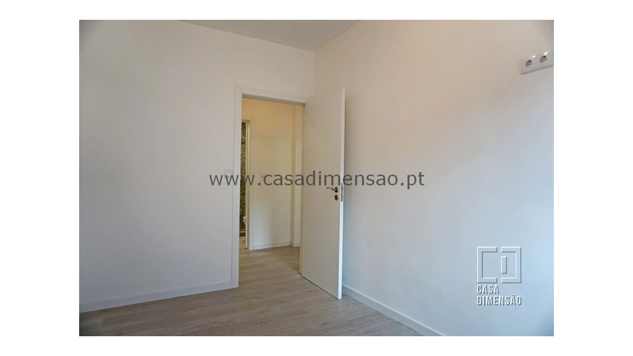 Apartamento T2 para Venda em Carnaxide e Queijas Foto 22