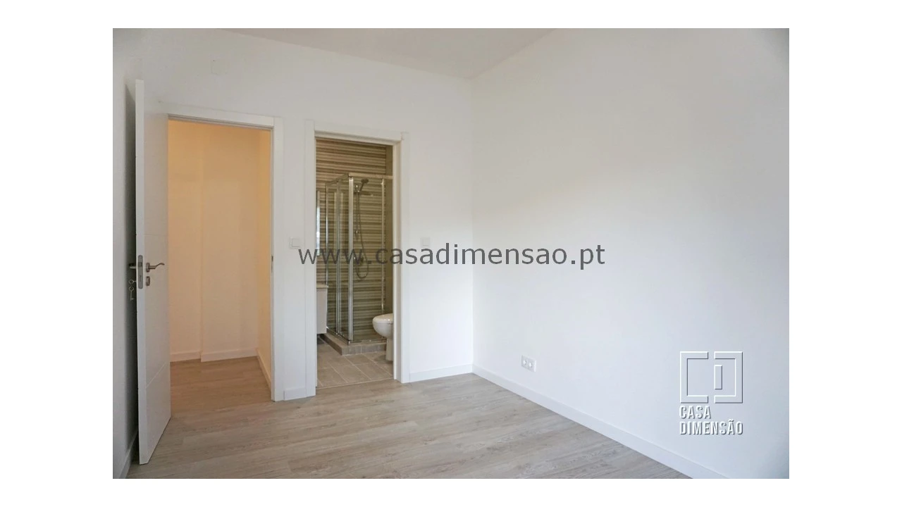 Apartamento T2 para Venda em Carnaxide e Queijas Foto 23