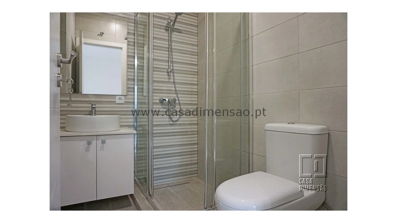 Apartamento T2 para Venda em Carnaxide e Queijas Foto 24