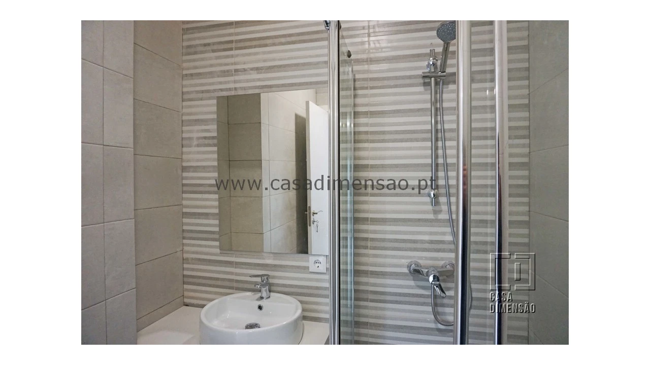 Apartamento T2 para Venda em Carnaxide e Queijas Foto 25