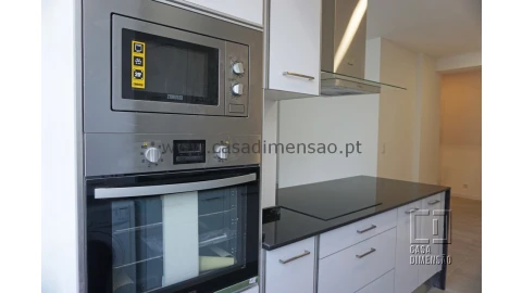 Apartamento T2 para Venda em Carnaxide e Queijas