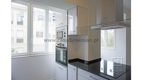 Apartamento T2 para Venda em Carnaxide e Queijas