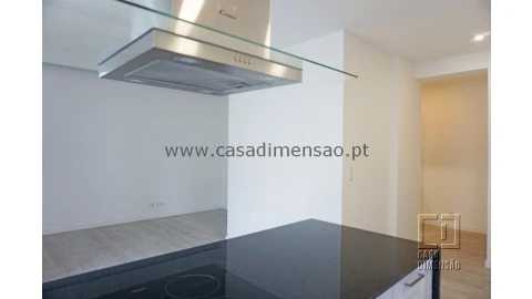 Apartamento T2 para Venda em Carnaxide e Queijas