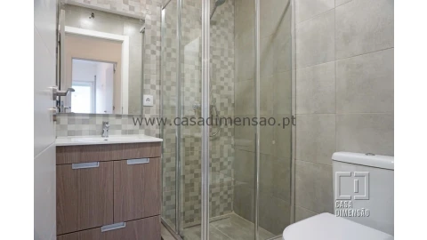 Apartamento T2 para Venda em Carnaxide e Queijas