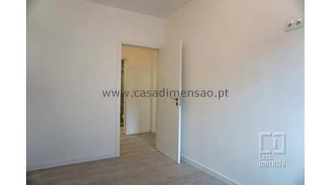 Apartamento T2 para Venda em Carnaxide e Queijas