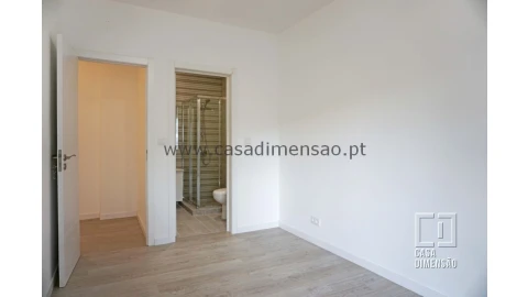 Apartamento T2 para Venda em Carnaxide e Queijas