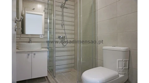 Apartamento T2 para Venda em Carnaxide e Queijas