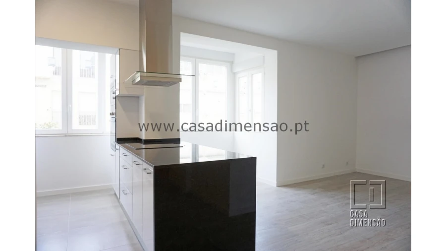 Apartamento T2 para Venda em Carnaxide e Queijas