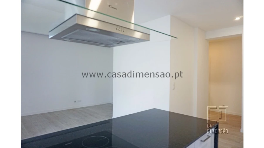 Apartamento T2 para Venda em Carnaxide e Queijas Foto 15