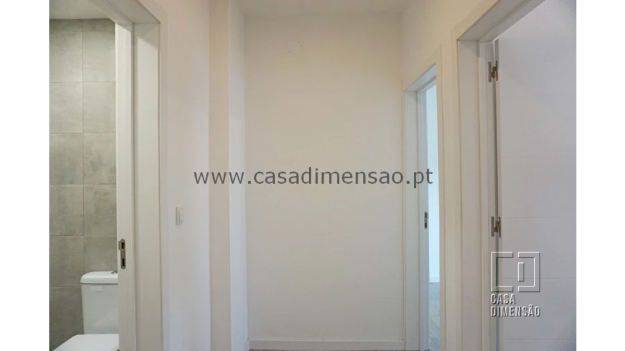 Apartamento T2 para Venda em Carnaxide e Queijas Foto 19