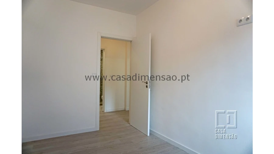 Apartamento T2 para Venda em Carnaxide e Queijas Foto 22