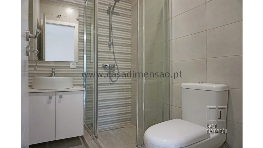 Apartamento T2 para Venda em Carnaxide e Queijas Foto 24