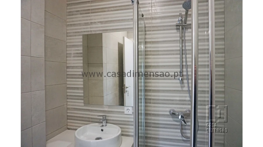 Apartamento T2 para Venda em Carnaxide e Queijas Foto 25