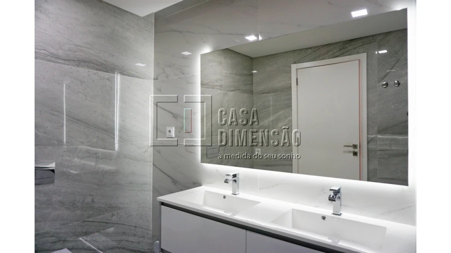 Apartamento T4 para Venda em Porto Salvo Foto 42