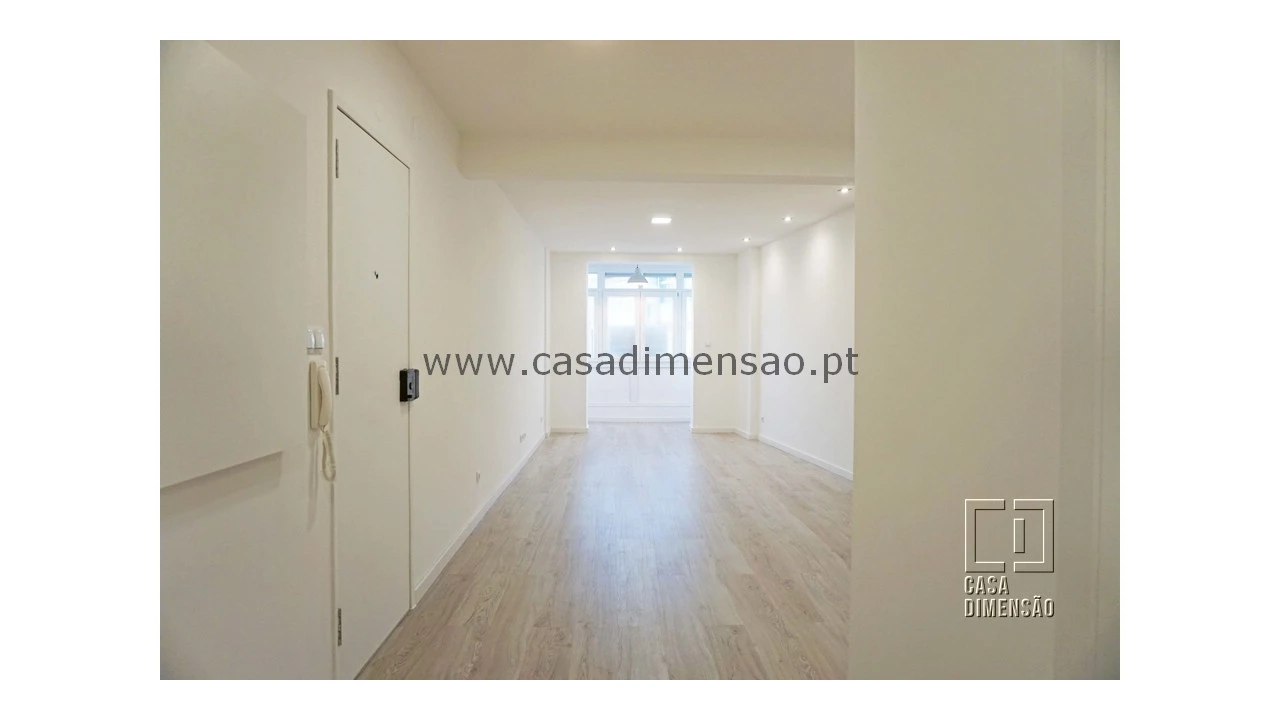Apartamento T2 para Venda em Venteira Foto 3