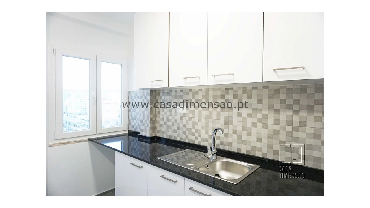Apartamento T2 para Venda em Venteira Foto 8