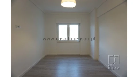 Apartamento T2 para Venda em Venteira