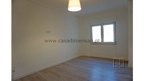 Apartamento T2 para Venda em Venteira