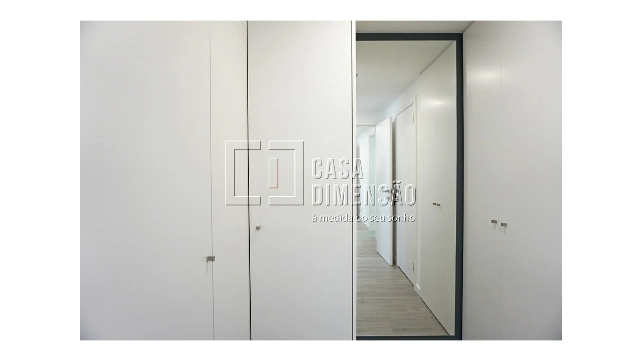 Apartamento T5 para Venda em Porto Salvo Foto 45
