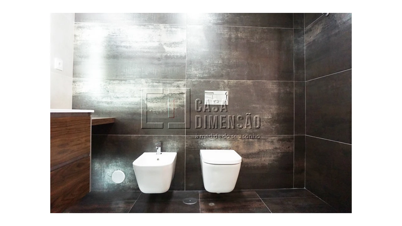 Apartamento T5 para Venda em Porto Salvo Foto 54