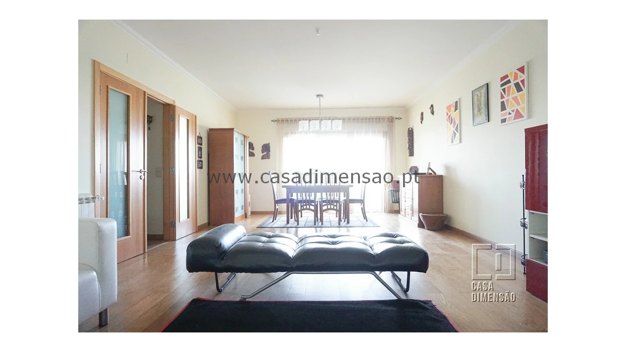 Apartamento T2 para Venda em Carnaxide e Queijas Foto 1