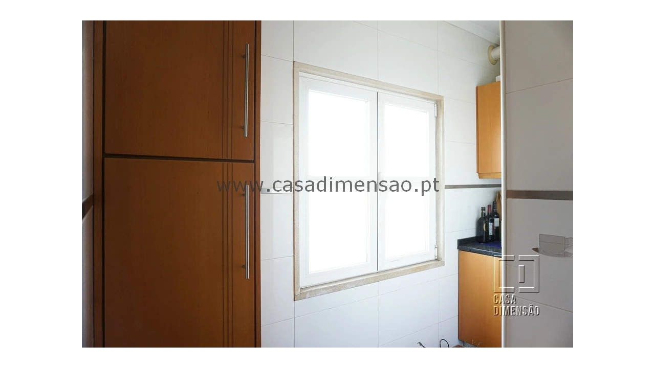 Apartamento T2 para Venda em Carnaxide e Queijas Foto 24