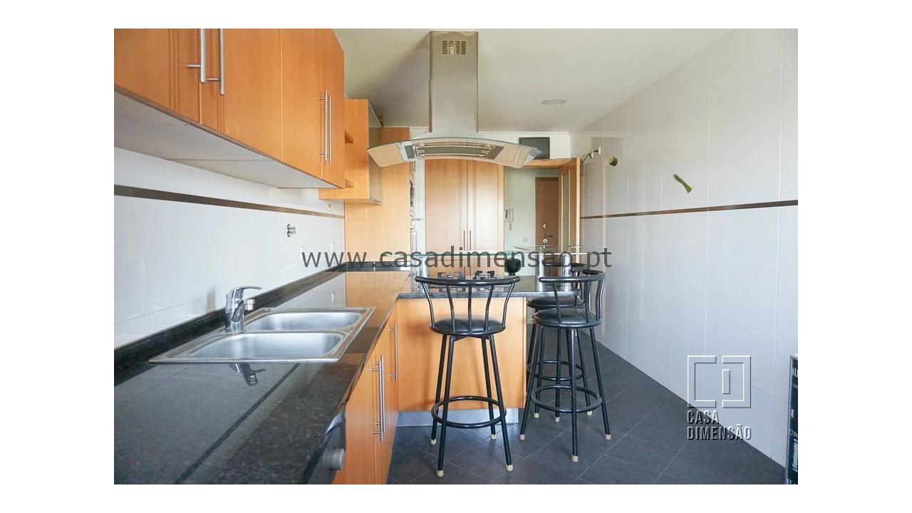 Apartamento T2 para Venda em Carnaxide e Queijas Foto 28