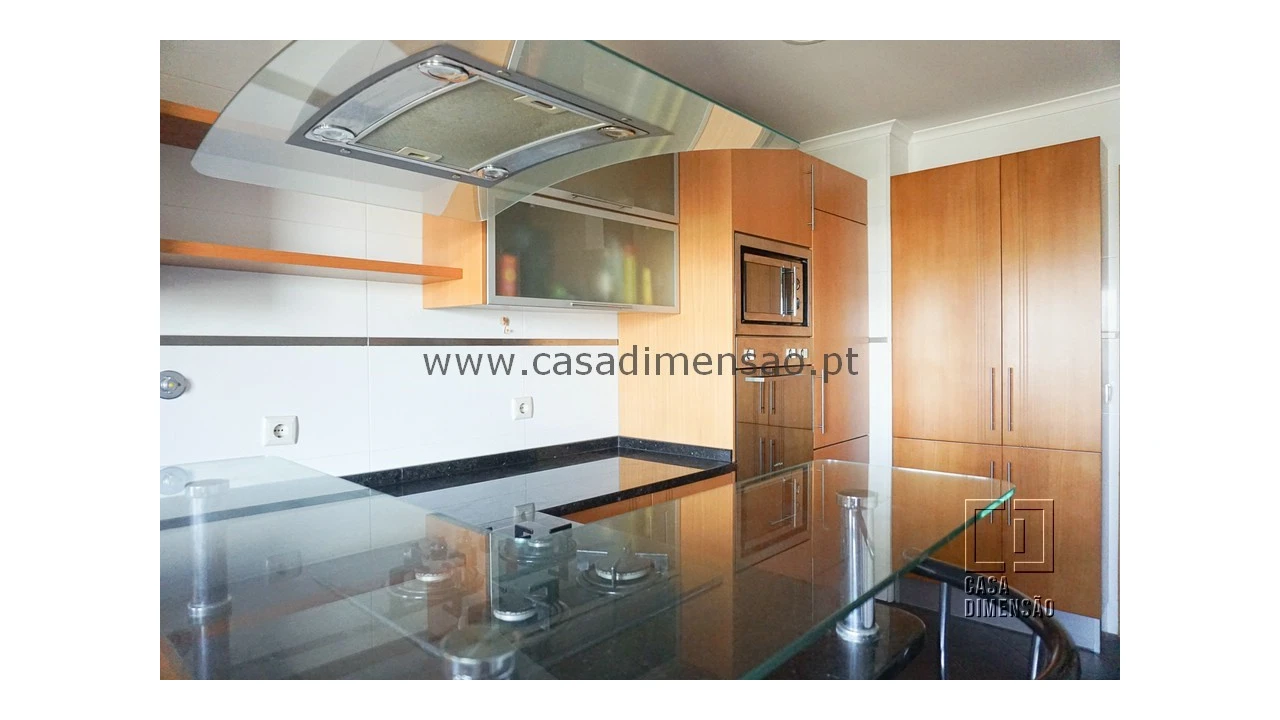 Apartamento T2 para Venda em Carnaxide e Queijas Foto 30