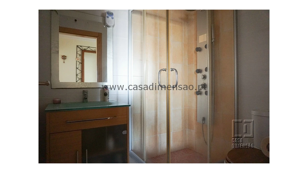 Apartamento T2 para Venda em Carnaxide e Queijas Foto 31