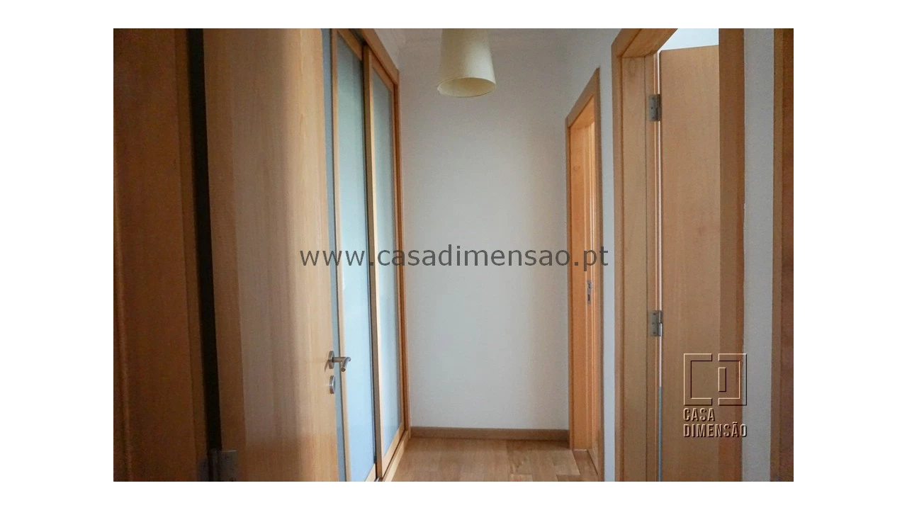 Apartamento T2 para Venda em Carnaxide e Queijas Foto 32