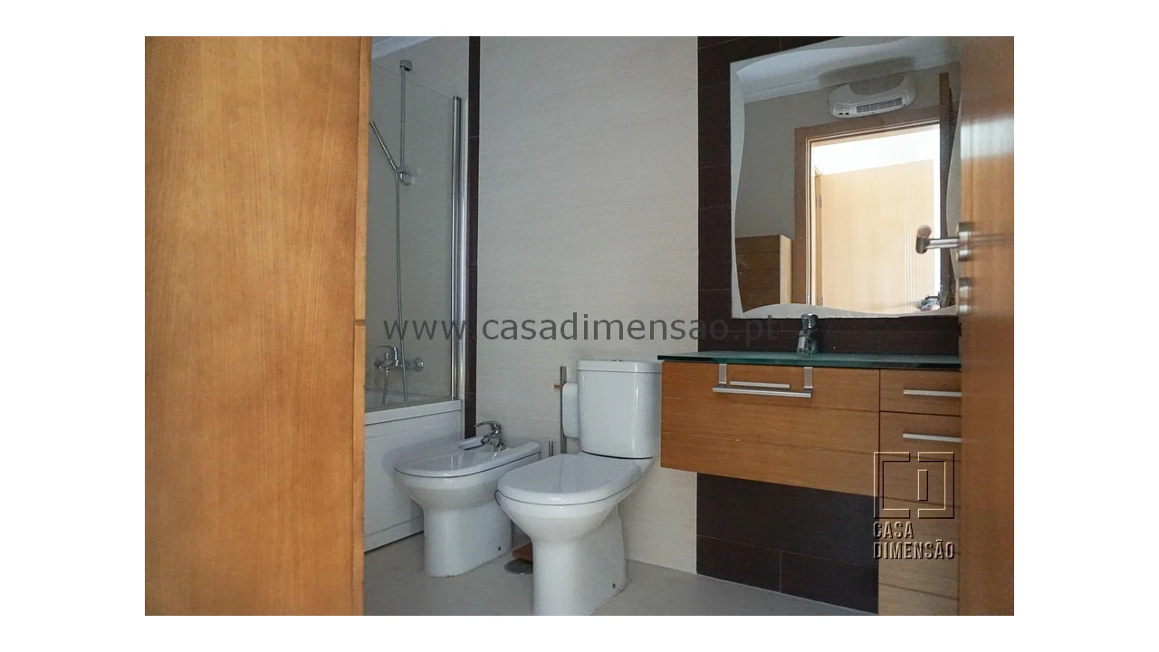 Apartamento T2 para Venda em Carnaxide e Queijas Foto 43