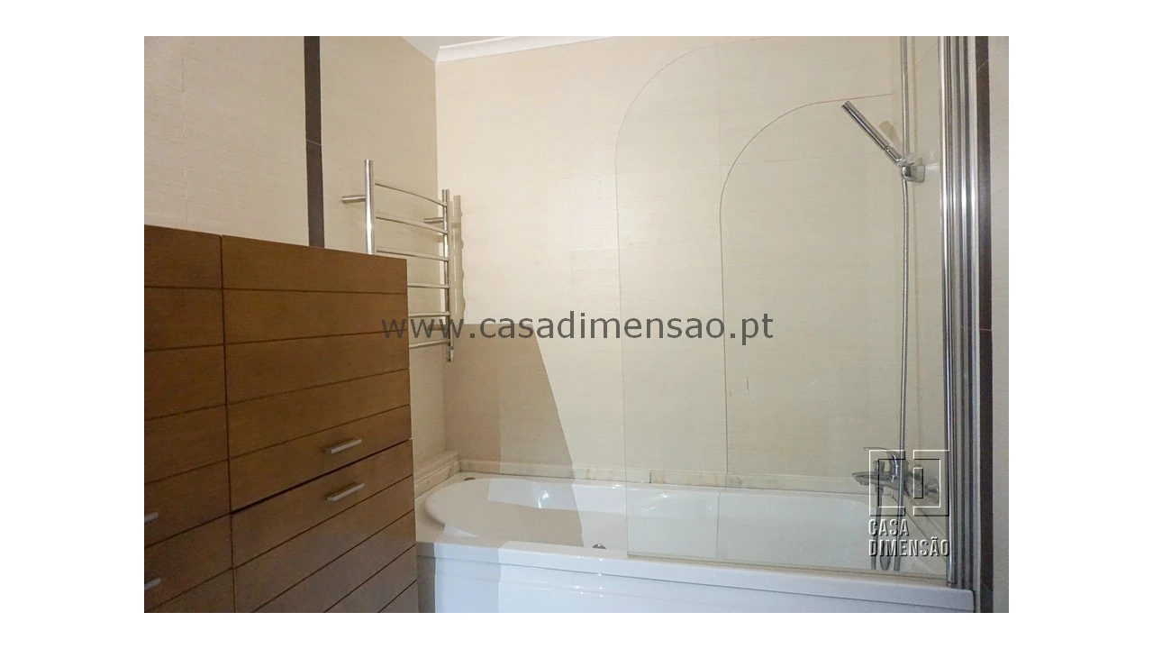 Apartamento T2 para Venda em Carnaxide e Queijas Foto 44