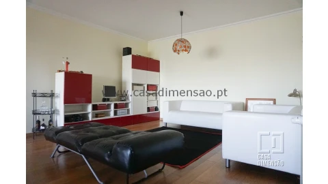 Apartamento T2 para Venda em Carnaxide e Queijas