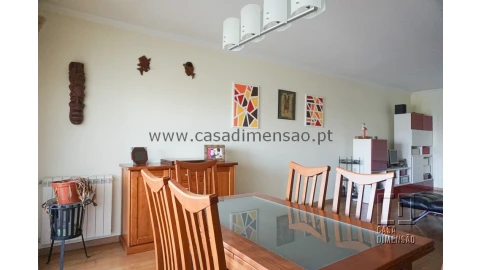 Apartamento T2 para Venda em Carnaxide e Queijas