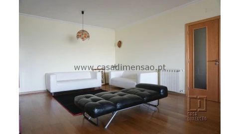 Apartamento T2 para Venda em Carnaxide e Queijas