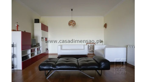 Apartamento T2 para Venda em Carnaxide e Queijas