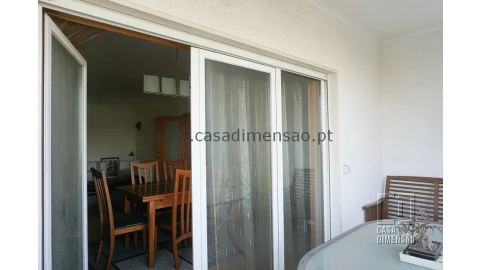 Apartamento T2 para Venda em Carnaxide e Queijas