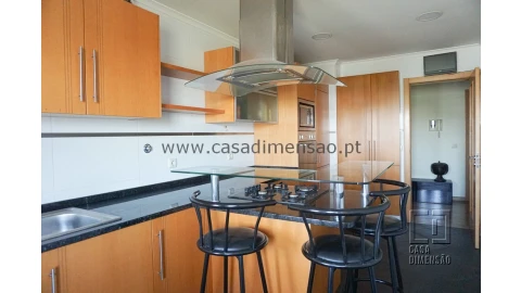 Apartamento T2 para Venda em Carnaxide e Queijas