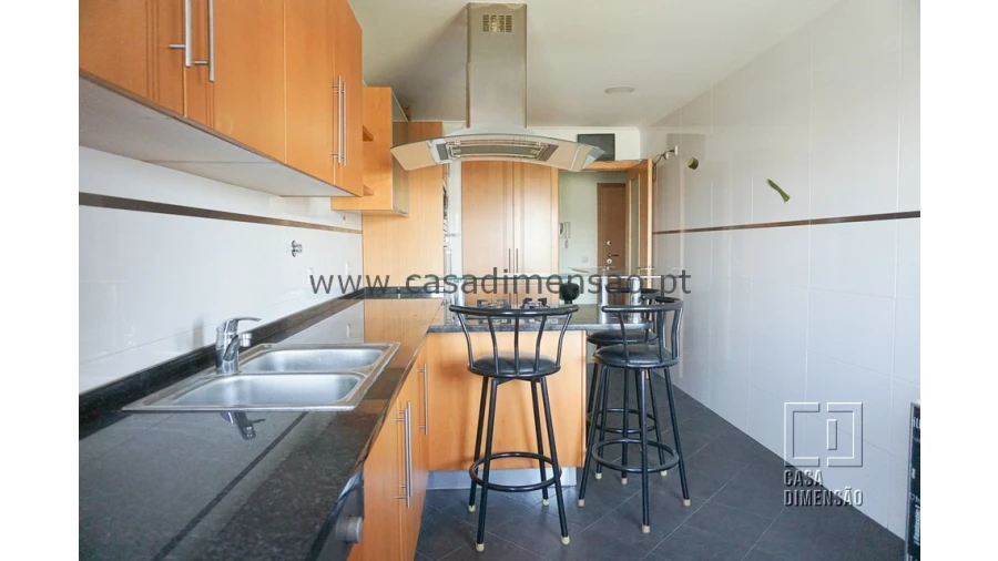 Apartamento T2 para Venda em Carnaxide e Queijas Foto 28