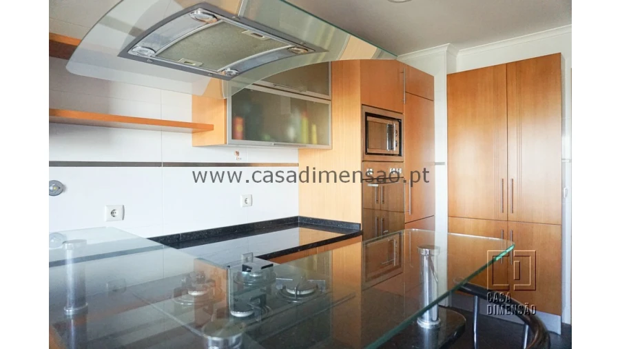 Apartamento T2 para Venda em Carnaxide e Queijas Foto 30