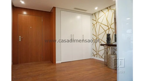 Apartamento T3 para Venda em Oeiras e São Julião da Barra, Paço de Arcos e Caxias