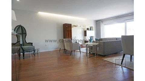 Apartamento T3 para Venda em Oeiras e São Julião da Barra, Paço de Arcos e Caxias