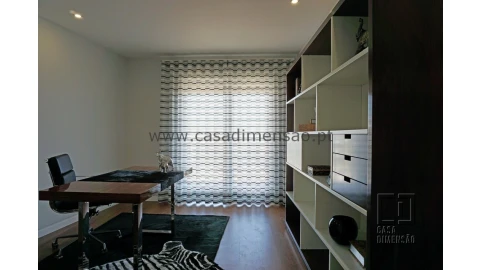 Apartamento T3 para Venda em Oeiras e São Julião da Barra, Paço de Arcos e Caxias