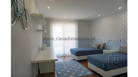 Apartamento T3 para Venda em Oeiras e São Julião da Barra, Paço de Arcos e Caxias