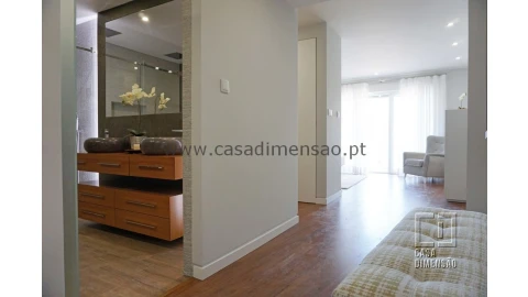 Apartamento T3 para Venda em Oeiras e São Julião da Barra, Paço de Arcos e Caxias