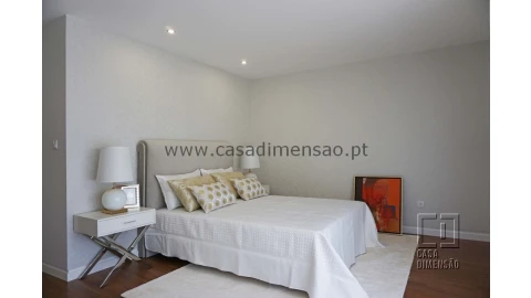 Apartamento T3 para Venda em Oeiras e São Julião da Barra, Paço de Arcos e Caxias