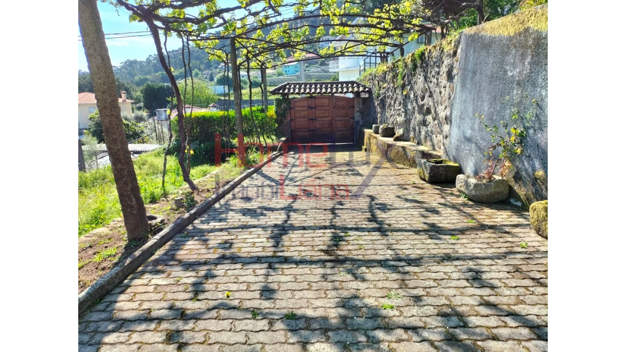 Moradia T5 para Venda em Roriz Foto 1