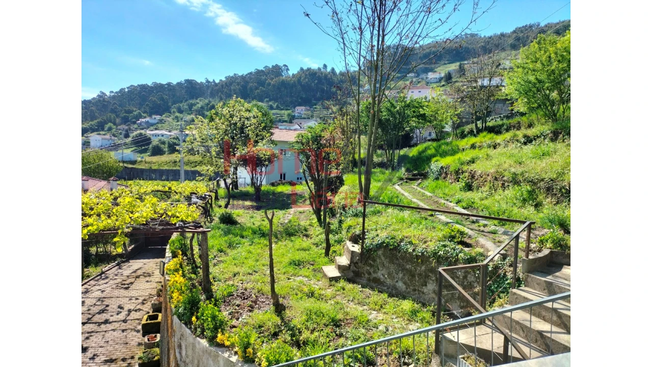 Moradia T5 para Venda em Roriz Foto 40